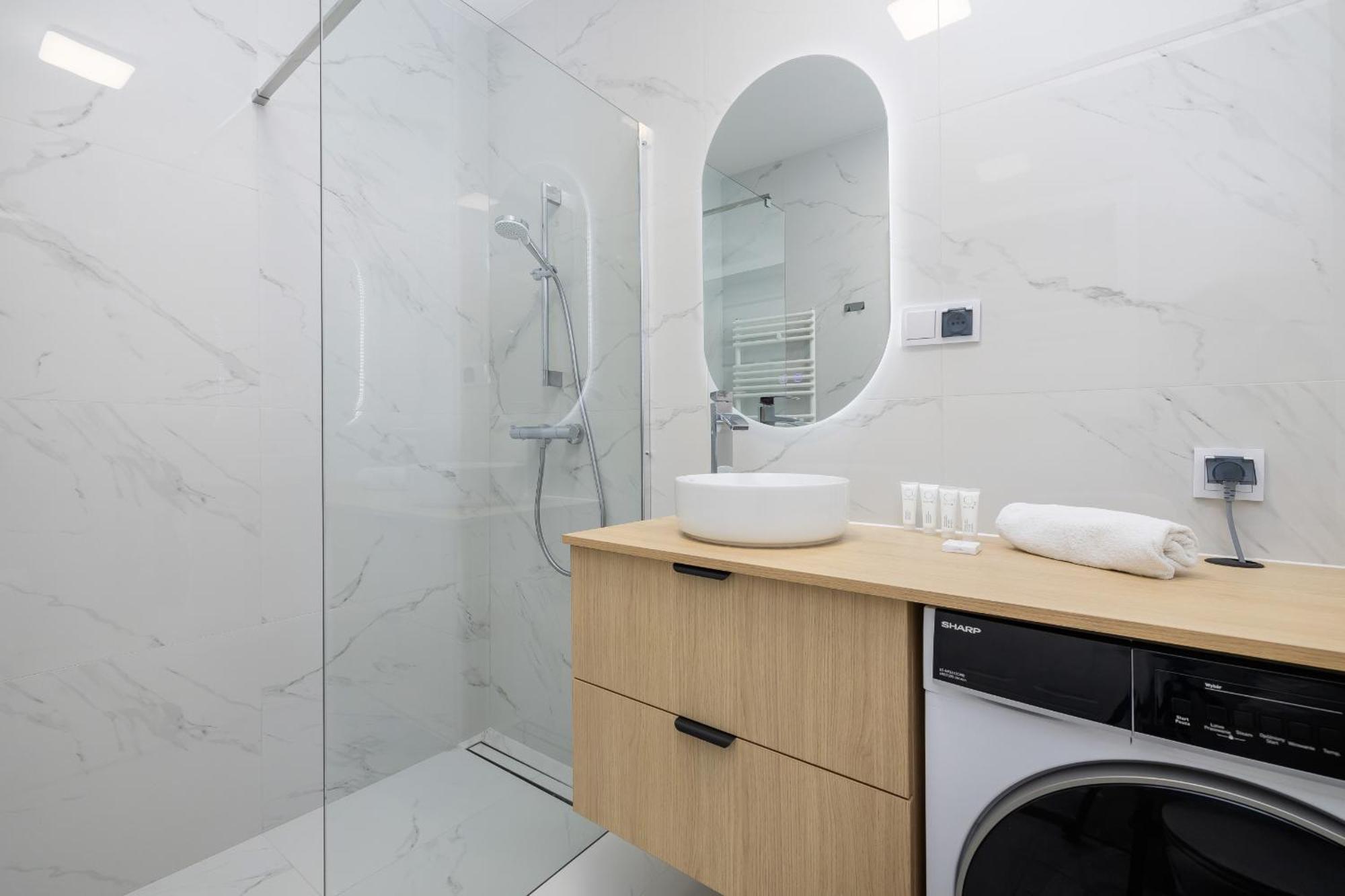 Krowoderska Apartment With Balcony Near City Center By Rent Like Home 크라쿠프 외부 사진