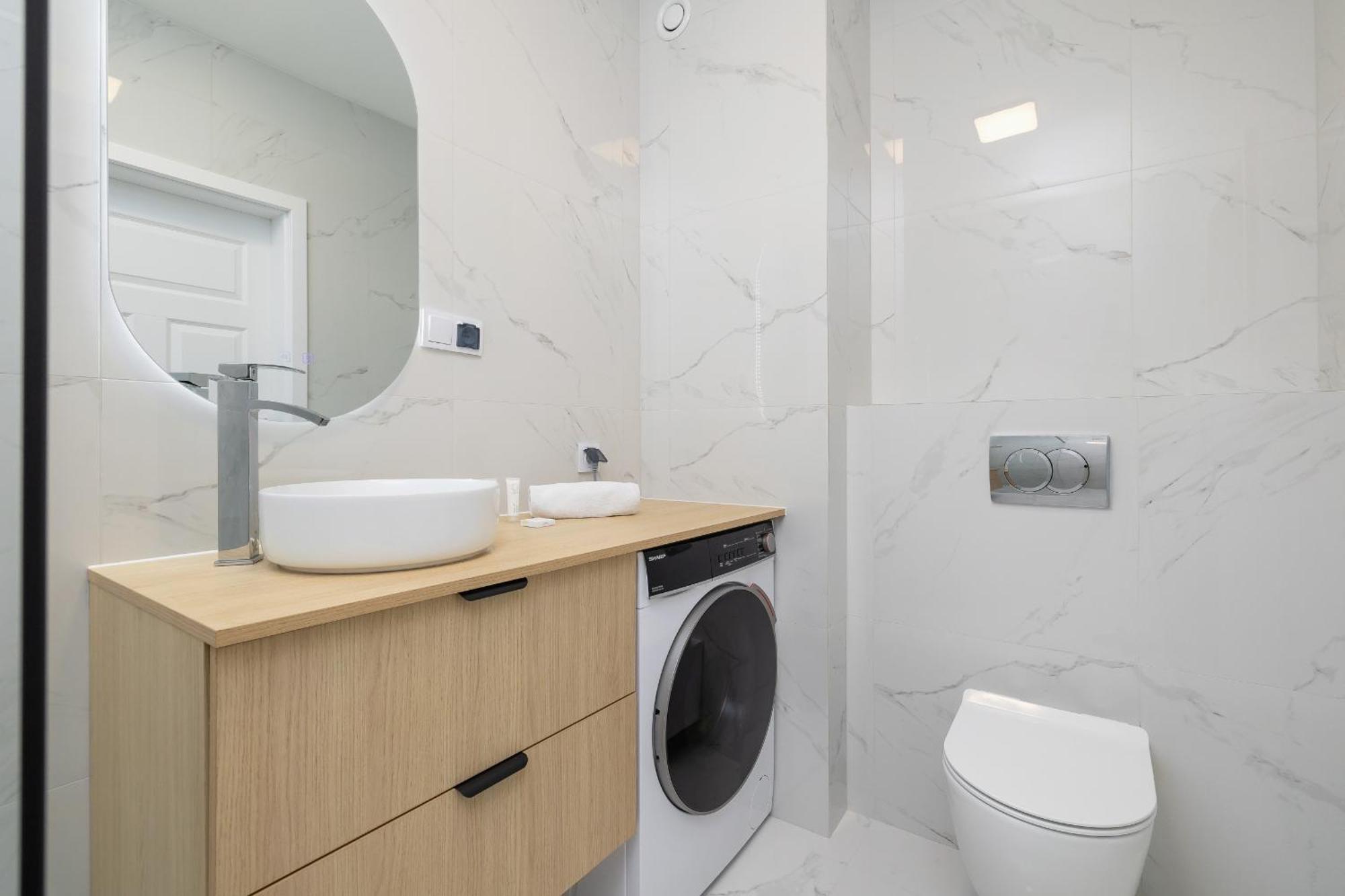 Krowoderska Apartment With Balcony Near City Center By Rent Like Home 크라쿠프 외부 사진
