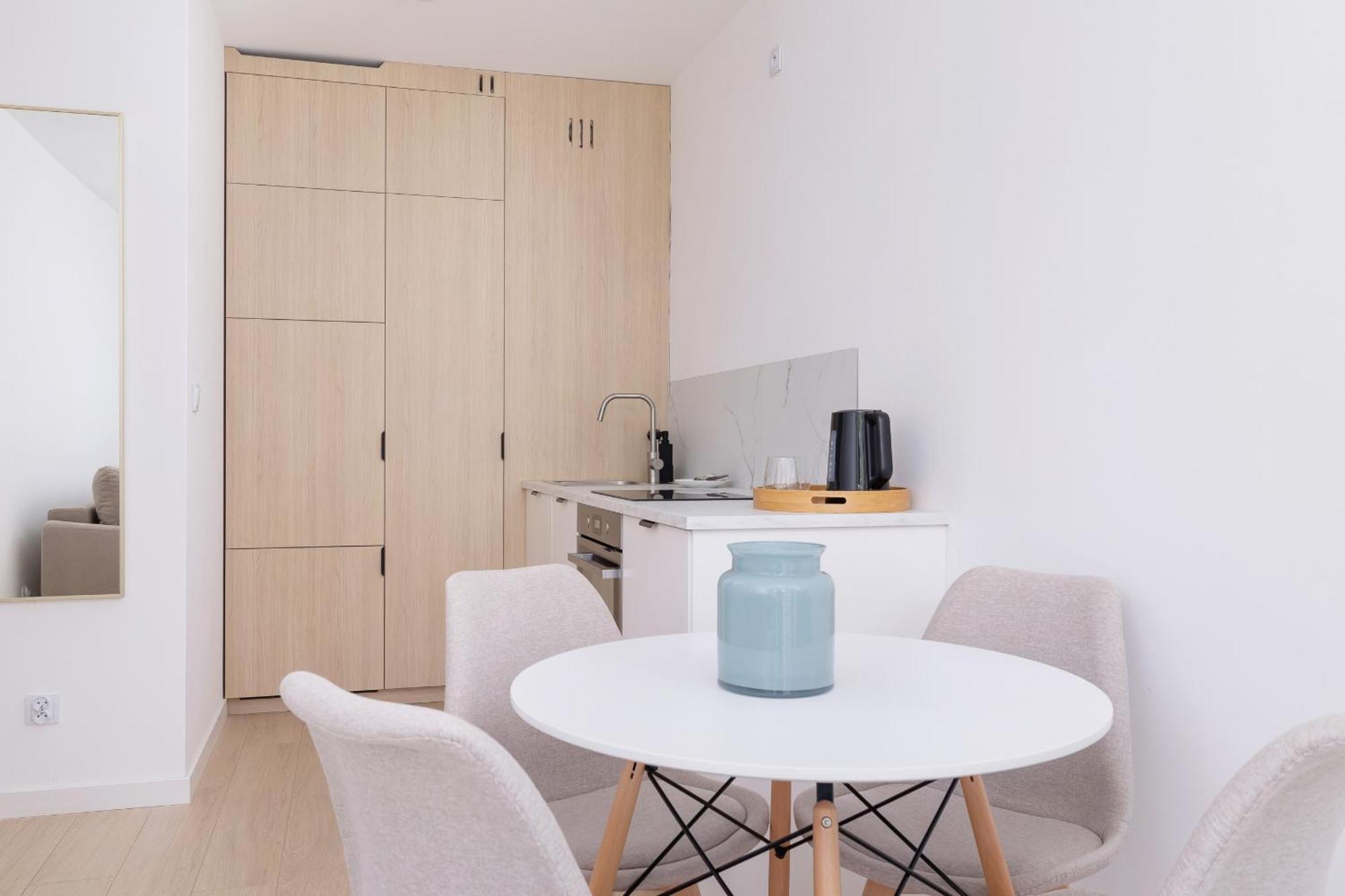 Krowoderska Apartment With Balcony Near City Center By Rent Like Home 크라쿠프 외부 사진